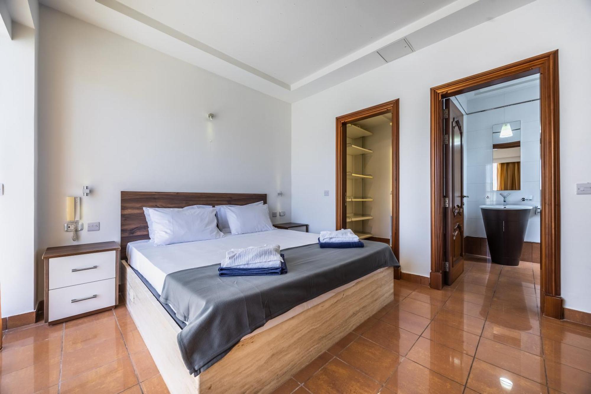 Penthouse With Pool And View By Homely Apartamento *