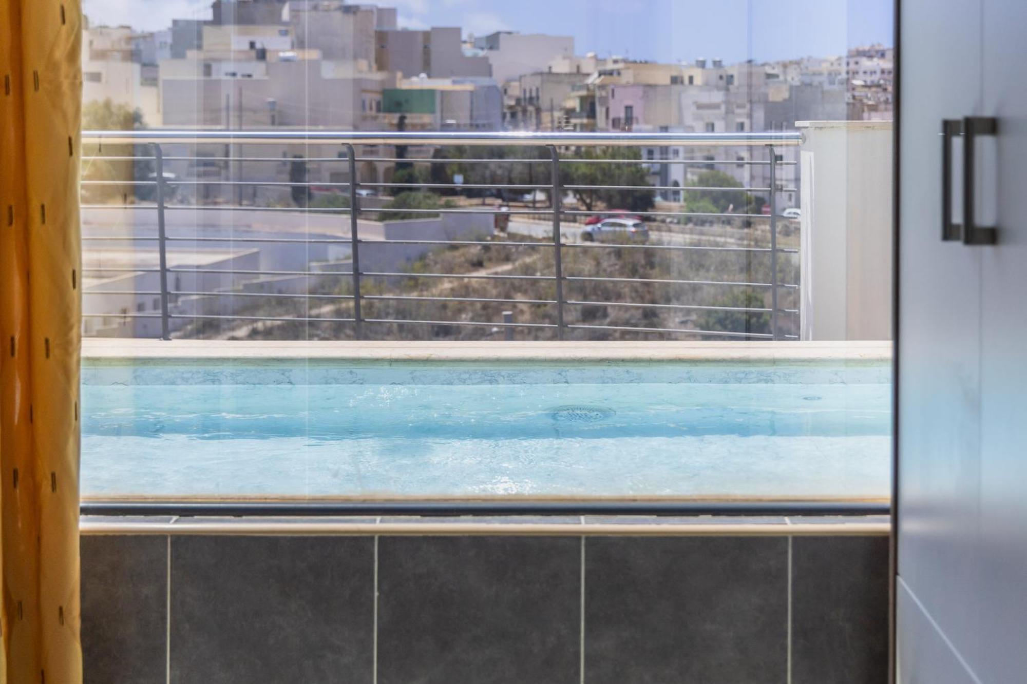 Penthouse With Pool And View By Homely Apartamento